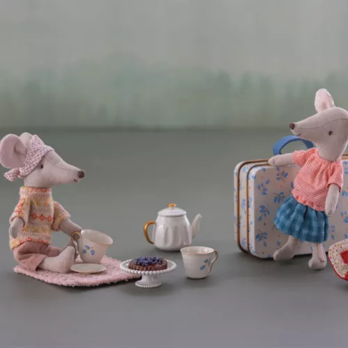 Maileg Poppenhuis Theeservies Met Taart - Blue Madelaine - 7 Cm - Afbeelding 2